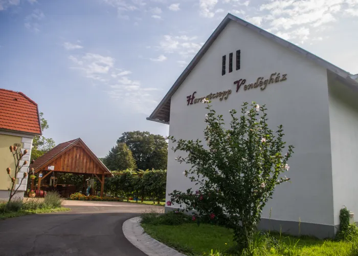 Harmatcsepp Vendégház - Rólunk